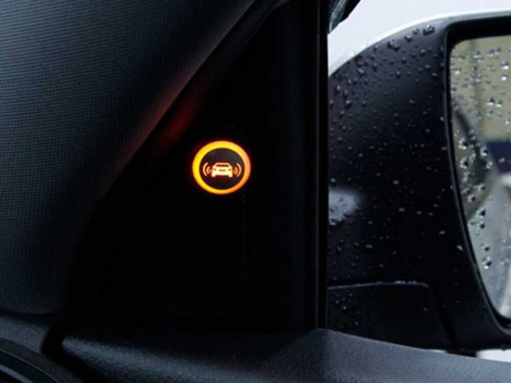 Cảnh báo điểm mù xe ô tô