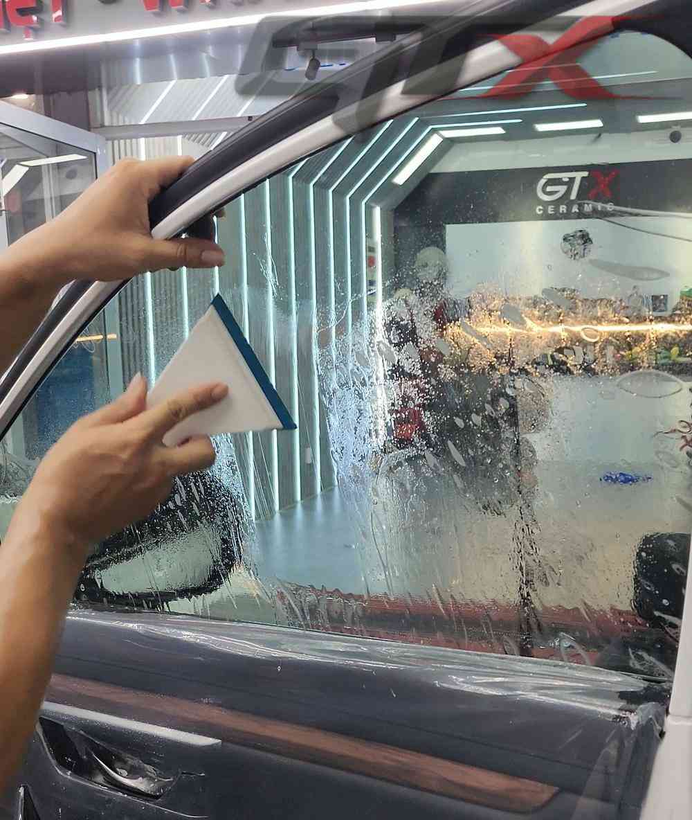 Chọn phim cách nhiệt phù hợp cho kính lái