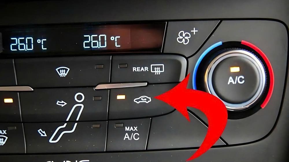 Chuyển điều hòa sang chế độ lấy gió bên ngoài để đẩy mùi khó chịu ra bên ngoài