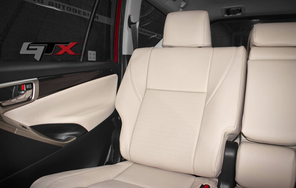 Có nên bọc ghế da Innova hay không 