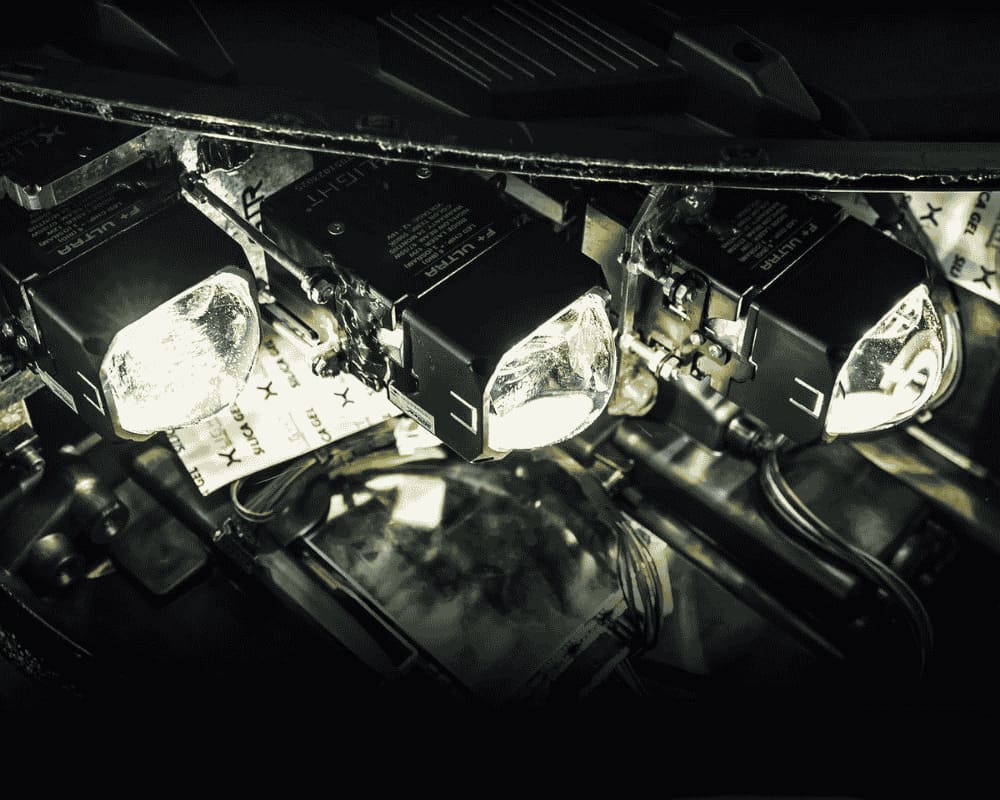 Có nên độ đèn xe ô tô không?