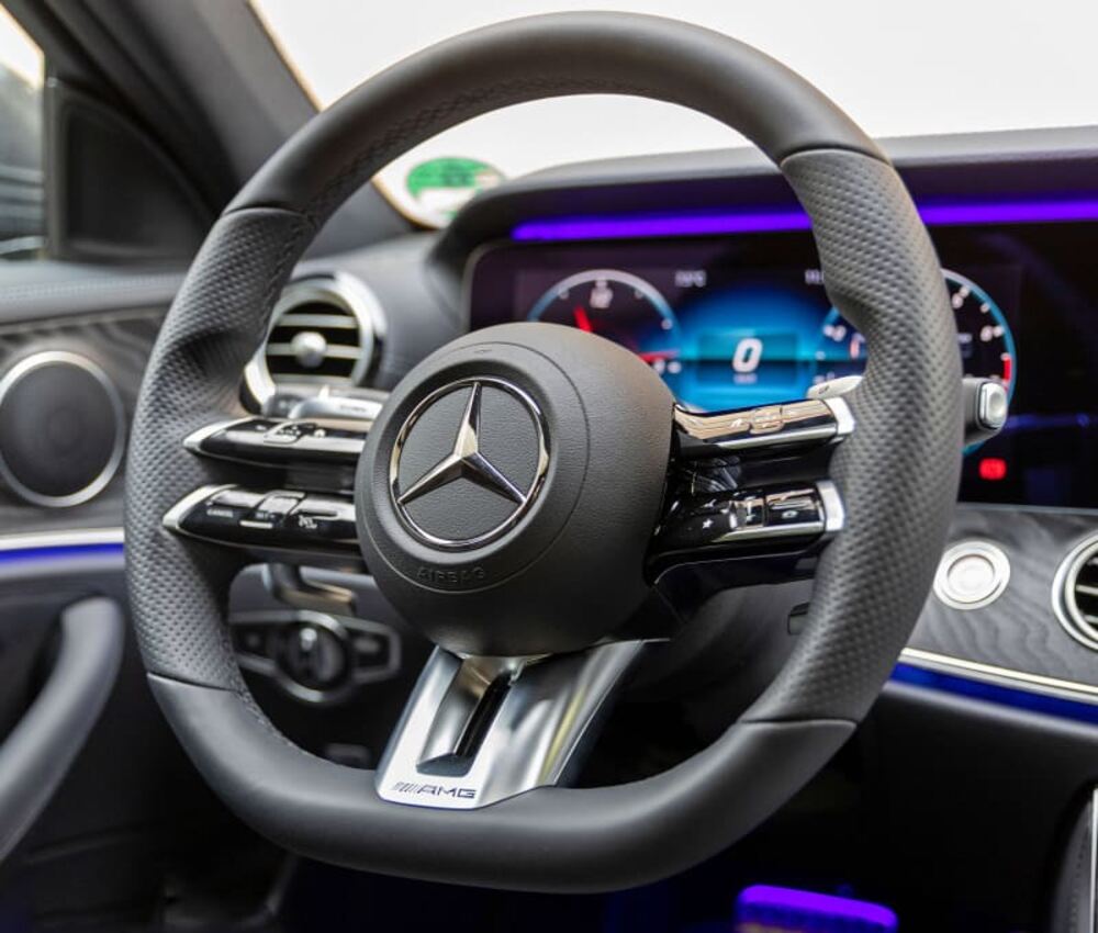 Cực chất và hiện đại khi độ vô lăng AMG