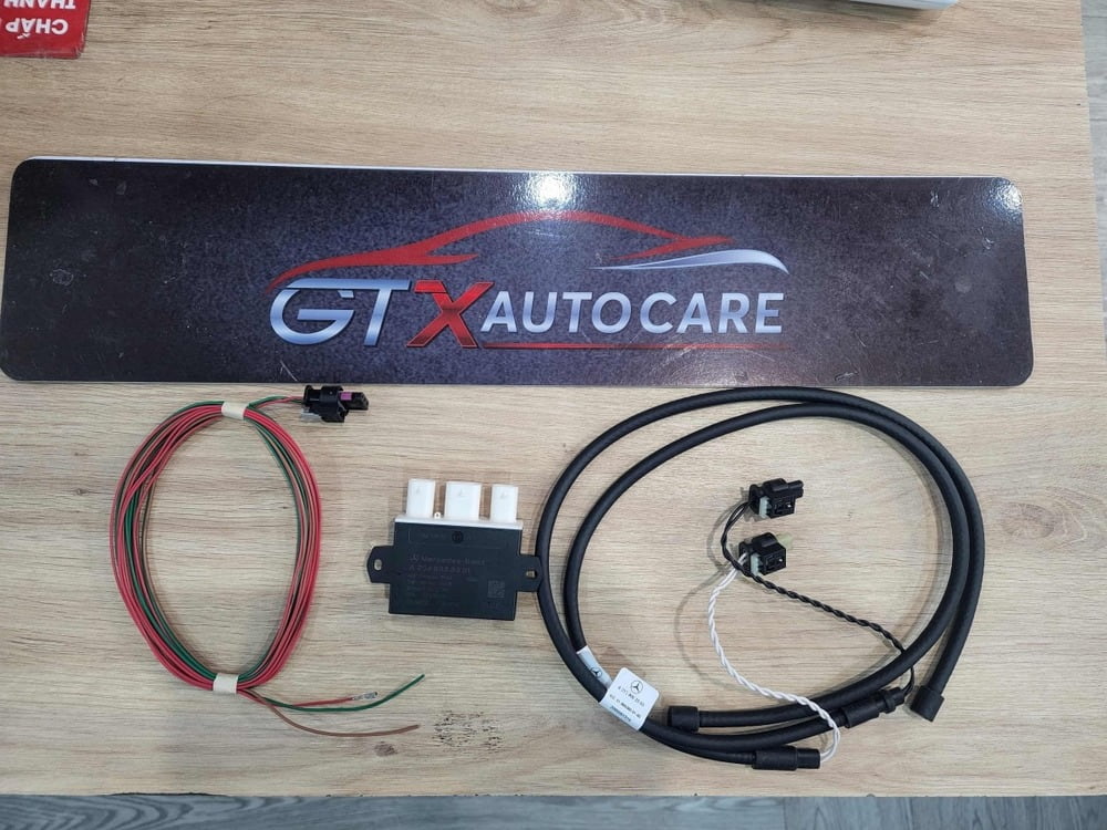 Sử dụng tính năng đá cốp Mercedes