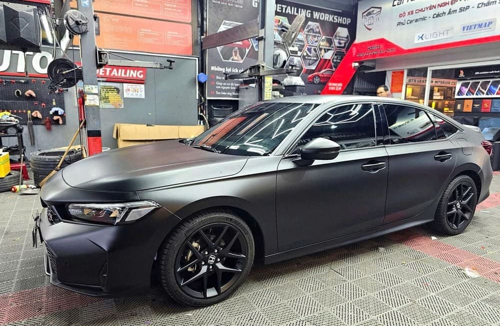 Dán decal đổi màu xe ô tô