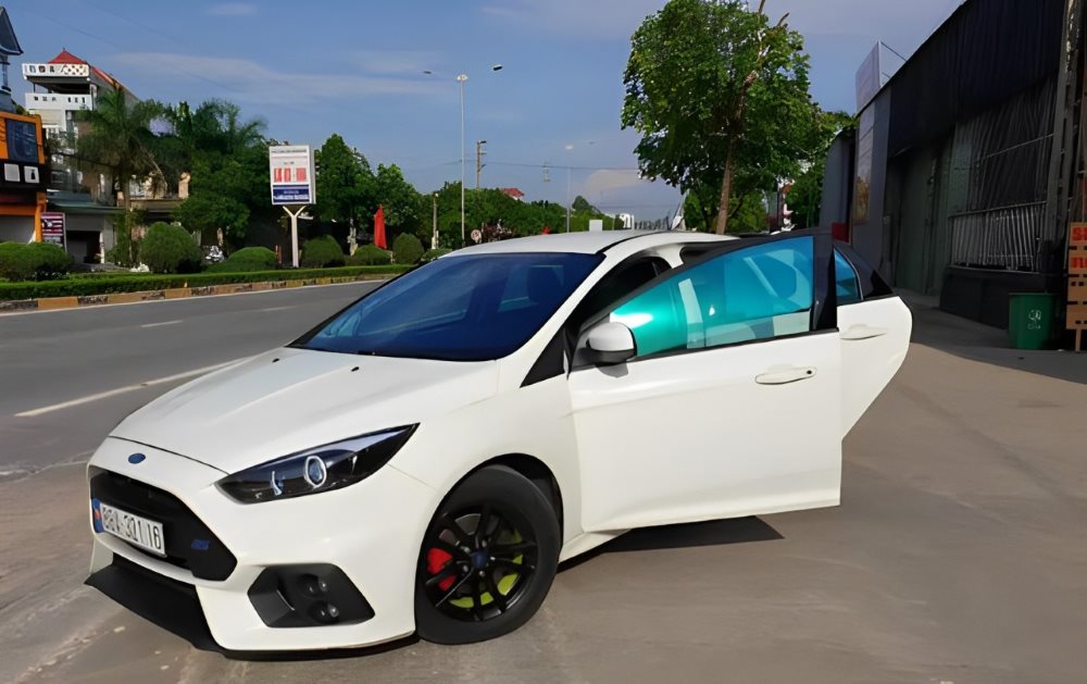 Tránh sử dụng phim phản gương hoặc tối màu quá mức