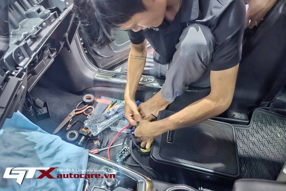 Đào tạo học ngành nội thất ô tô