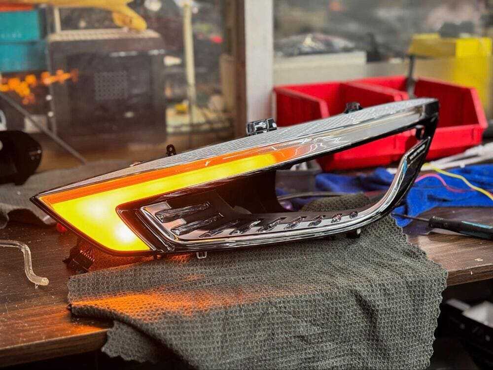 Đèn LED mí mắt xe ô tô là gì? 
