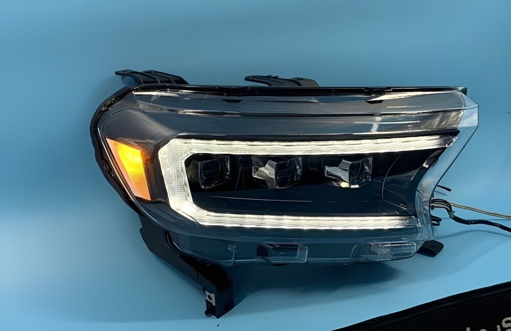 Đèn pha Vland sang trọng dành cho xe Ford Everest