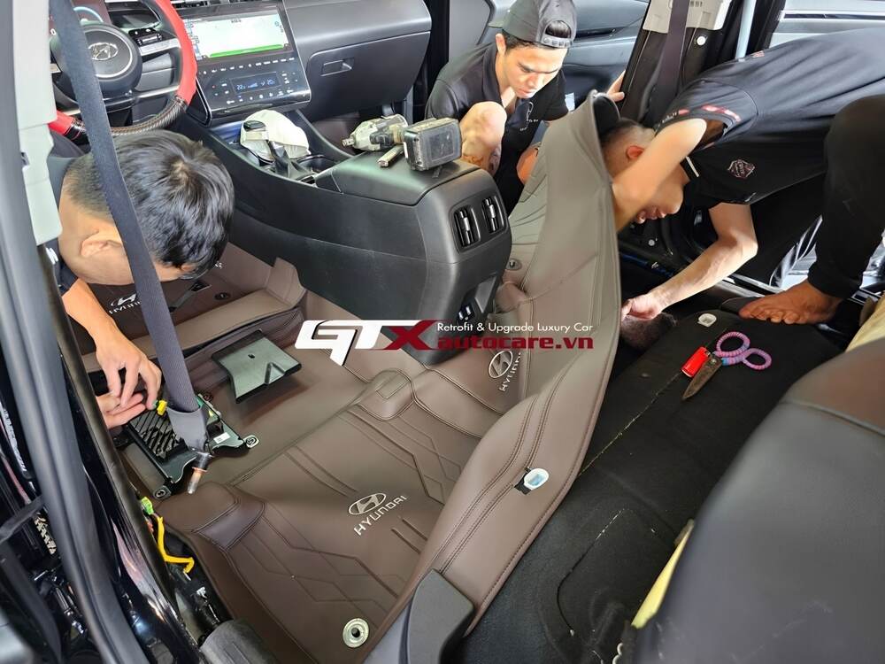 Dịch vụ bọc sàn xe ô tô tại GTX Auto Care