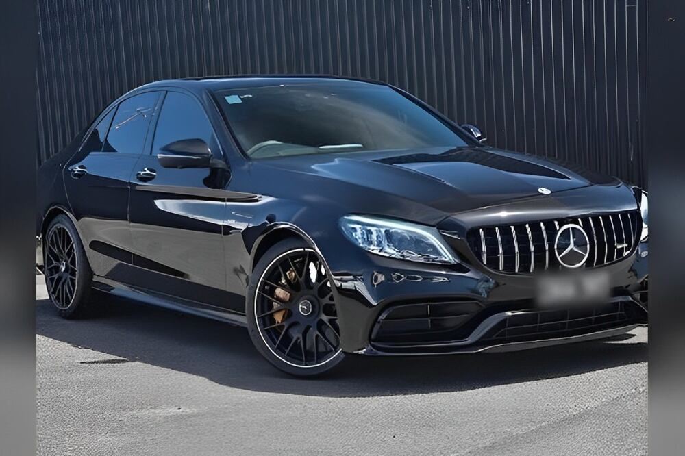 Độ body kit Mercedes C63 thu hút mọi ánh nhìn