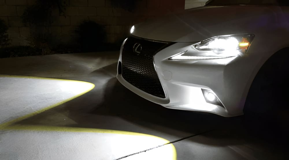 Độ đèn gầm cho xe Lexus