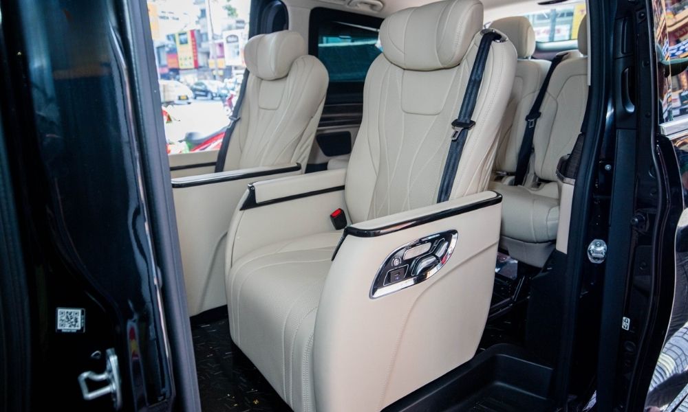 Độ ghế VIP băng 2 cao cấp cho xe Mercedes V250 