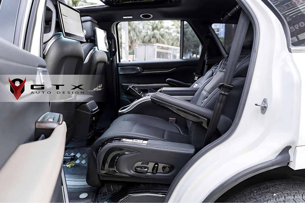 Độ ghế VIP cho xe SUV 