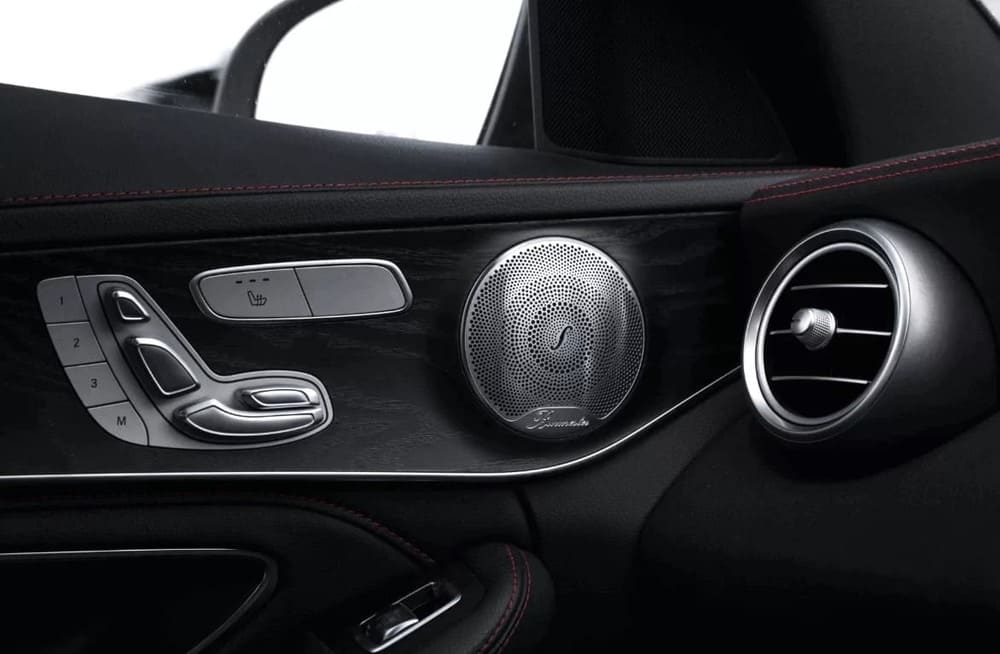 Độ loa Burmester cho C200 nâng cao trải nghiệm