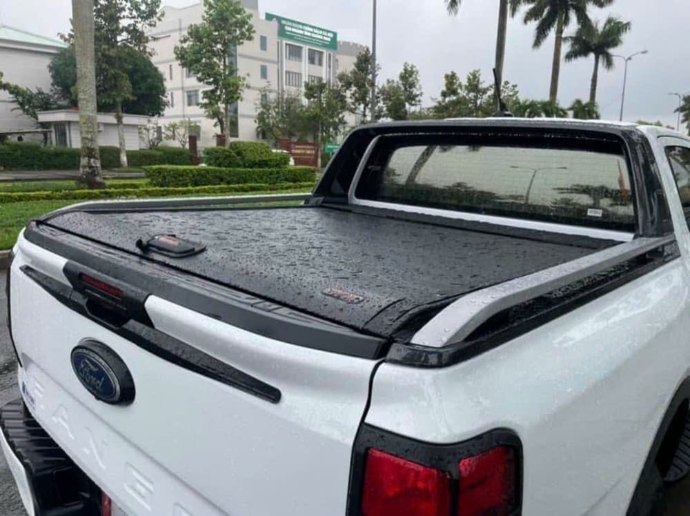 Độ nắp thùng xe Ford Ranger