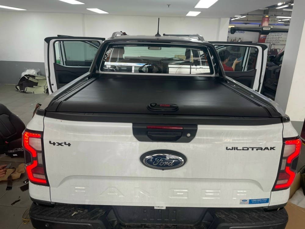 Độ nắp thùng xe Ford Ranger 