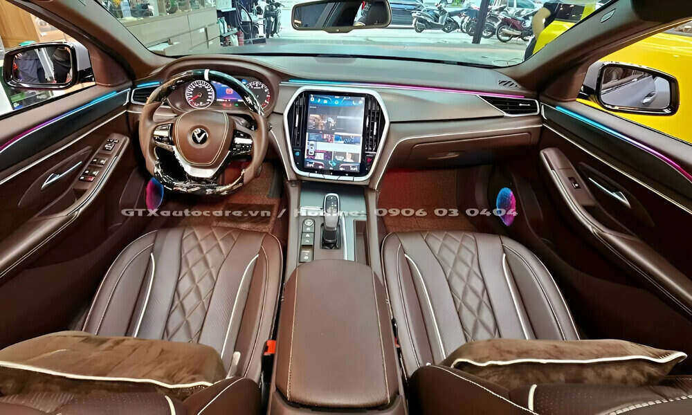 Độ nội thất bên trong xe 