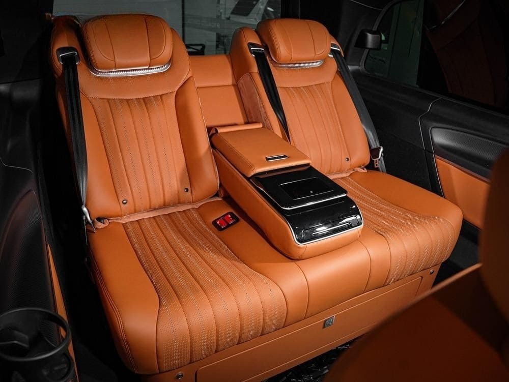 Độ Sofa Bed 5.0 Max trên Mercedes V250 