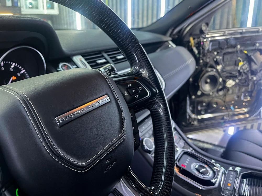 Độ vô lăng xe Range Rover tại GTX Auto Care