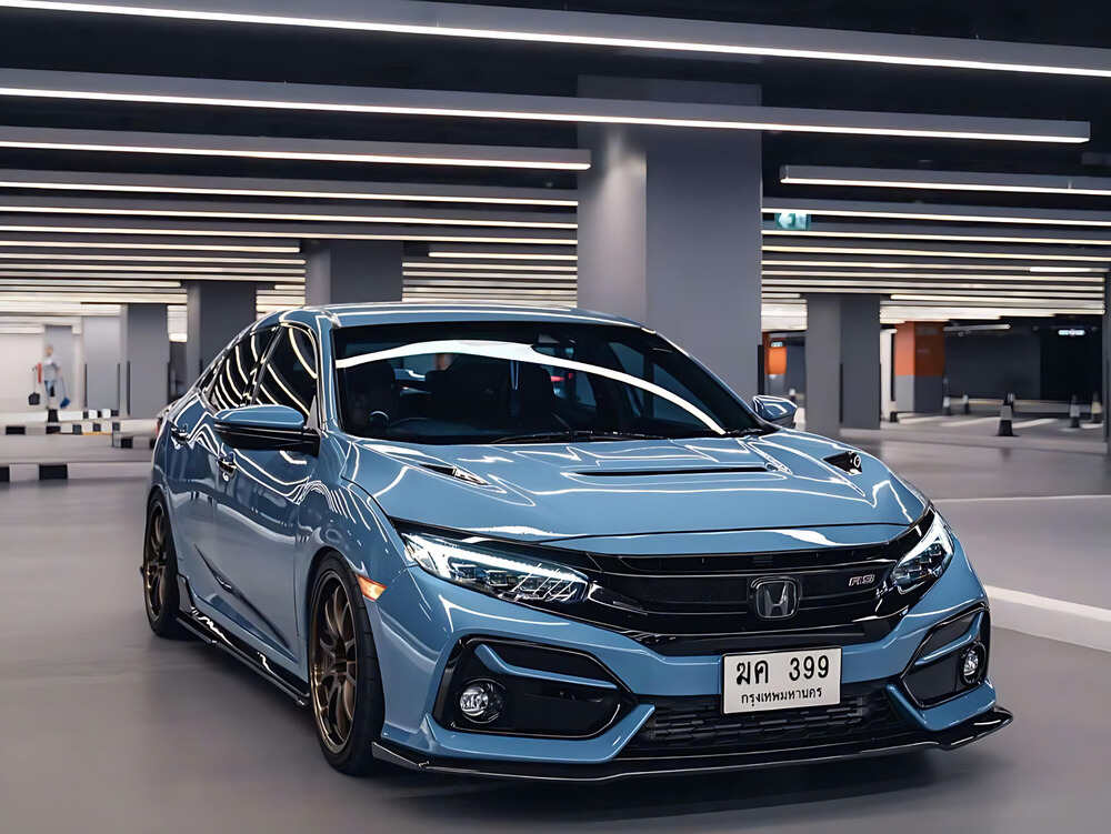 Độ xe Honda Civic body si giúp chiếc xe trở nên ấn tượng