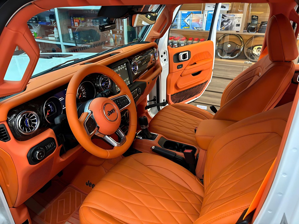 Đổi màu nội thất cho xe Jeep Wrangler