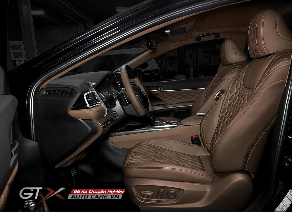 Đổi màu nội thất ô tô khu vực ghế lái