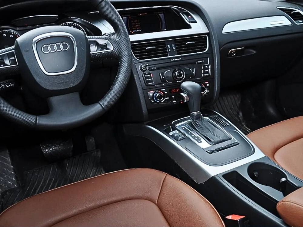 Đổi màu nội thất xe Audi 