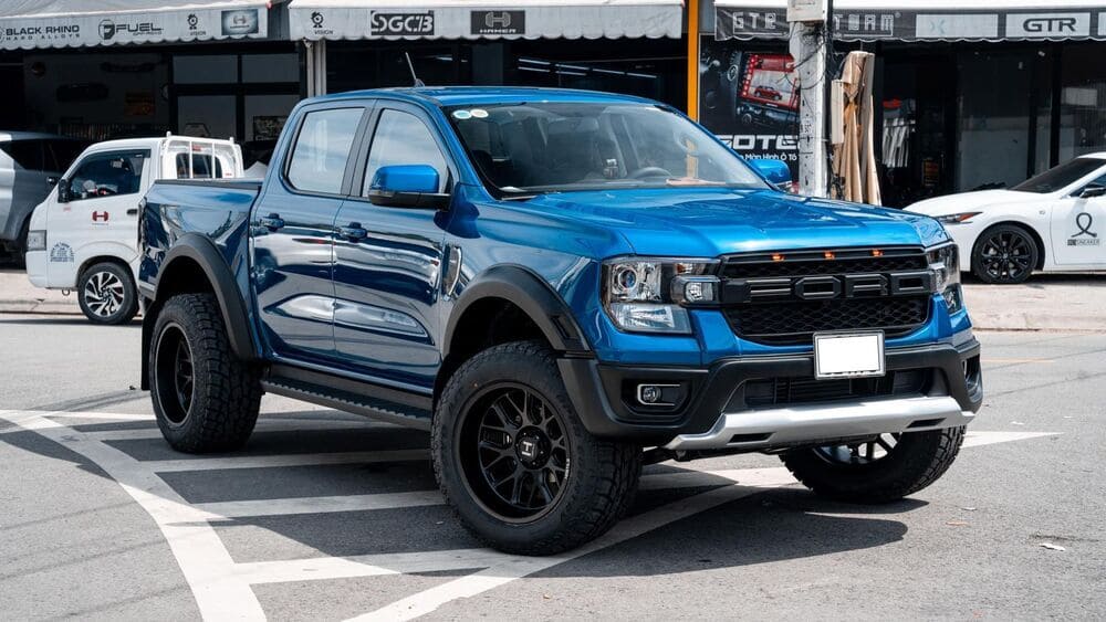 Ford Ranger với màu xanh ấn tượng 