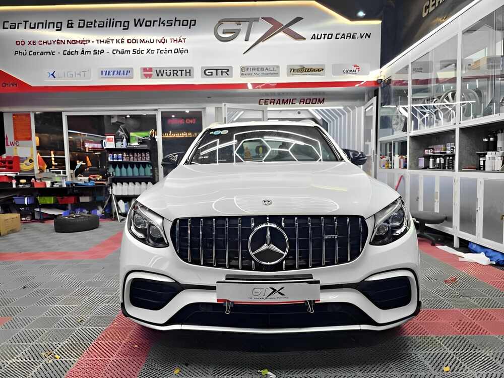 Gara chuyên độ Mercedes V250