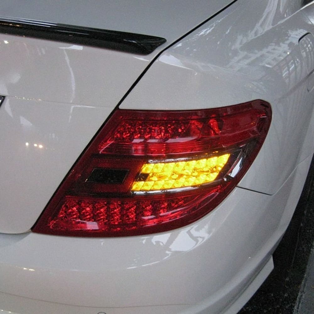 Giá đèn hậu xe Mercedes C200
