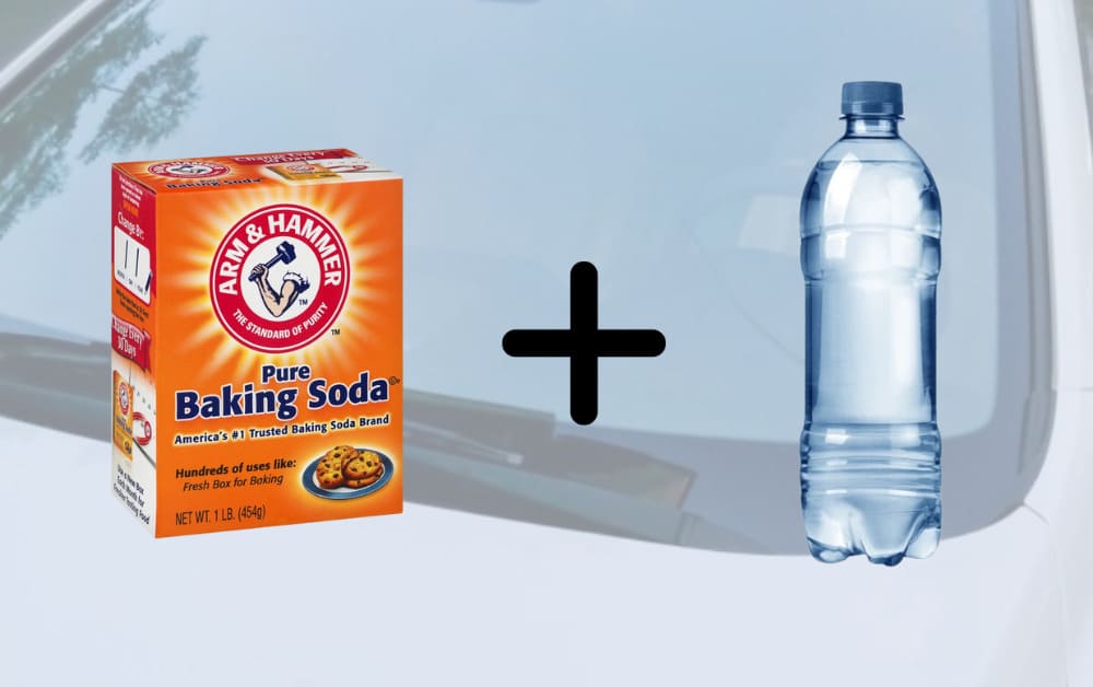 Giảm ố kính bằng cách dùng baking soda
