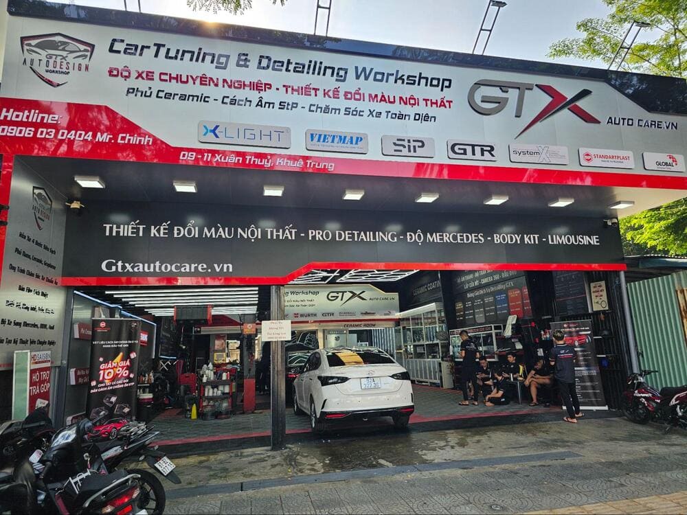 GTX Auto Care- Địa chỉ lắp đặt màn hình Tesla Fortuner uy tín