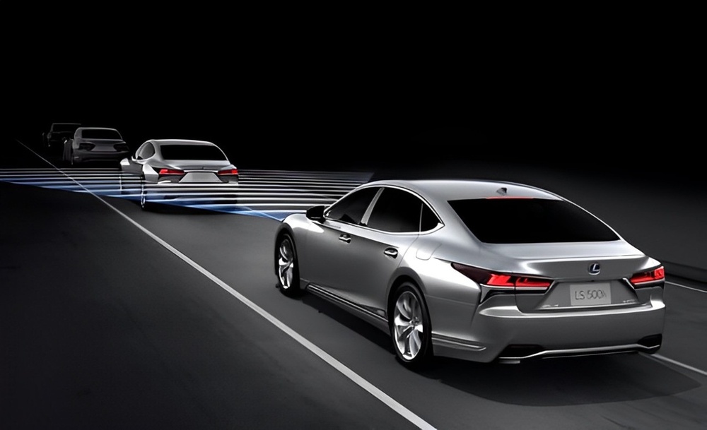Hệ thống Lexus DRCC có thể điều chỉnh khoảng cách với 3 mức độ