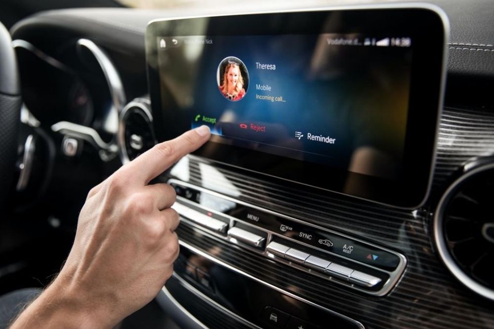 Hệ thống Mercedes MBUX 