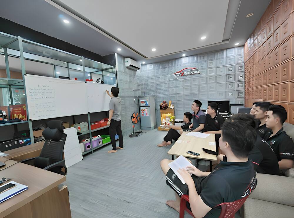 Học viên tại GTX Auto Care