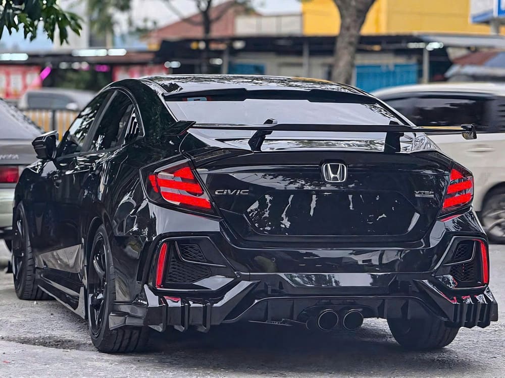 Honda Civic độ bodykit thể thao