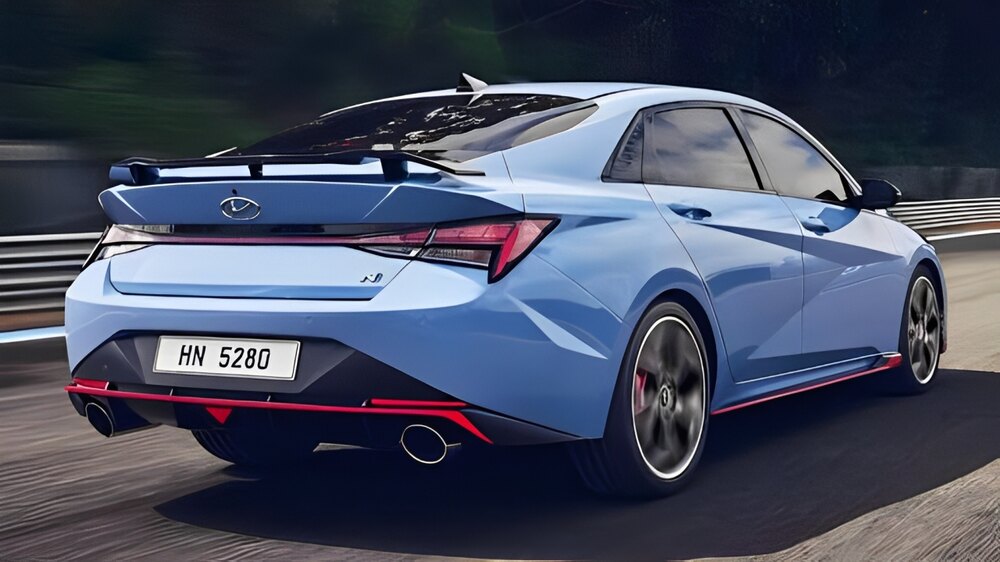 Hyundai Elantra độ cánh gió thể thao