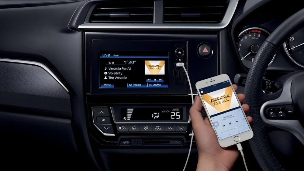 Kết nối điện thoại với màn hình ô tô