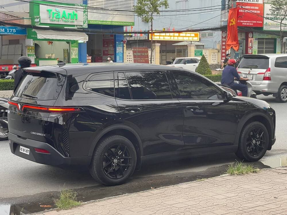 Khám phá những hạng mục độ xe VinFast Limo Green