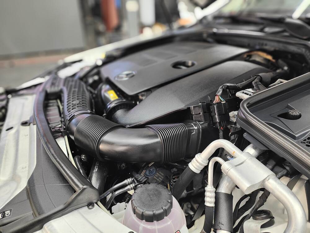 Khoang máy đã được vệ sinh tại GTX