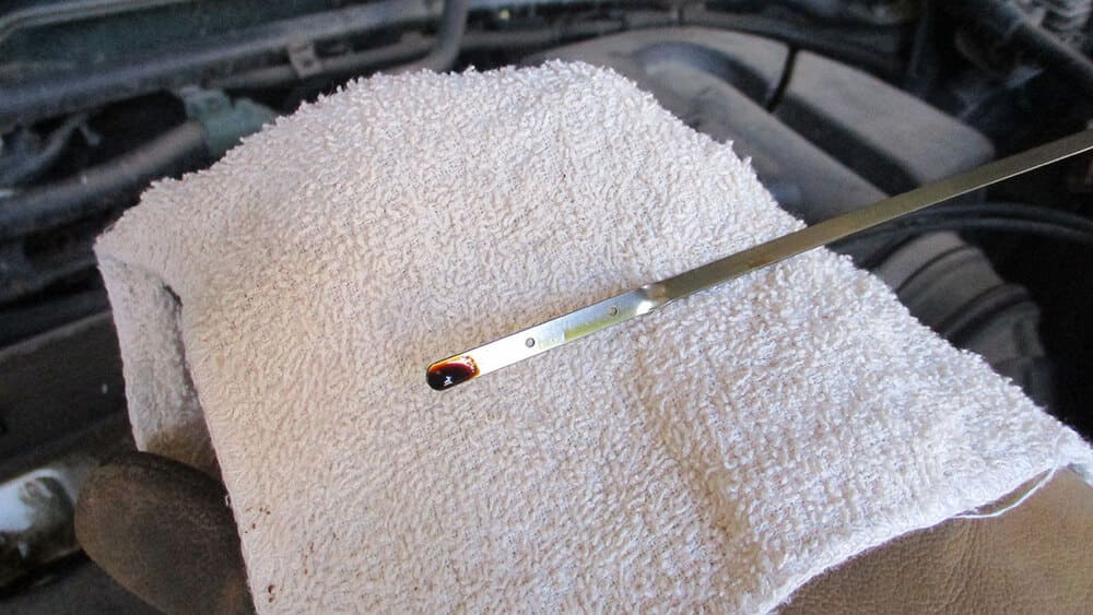 Kiểm tra dầu máy