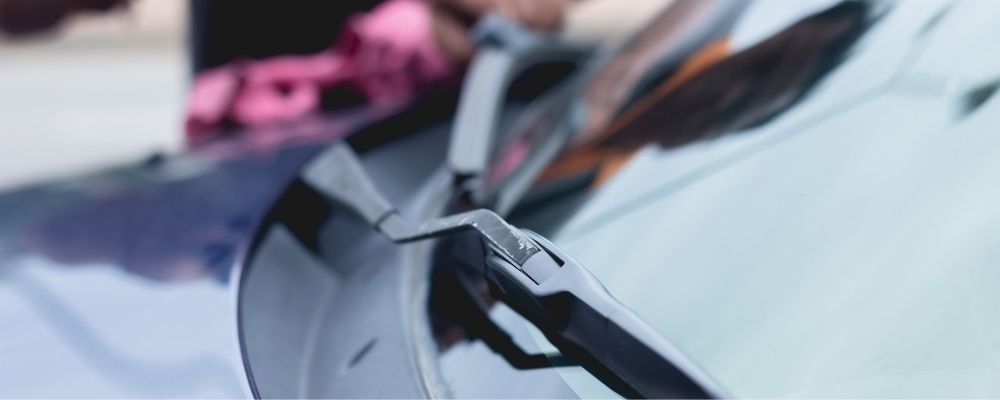 Kiểm tra gạt mưa định kỳ