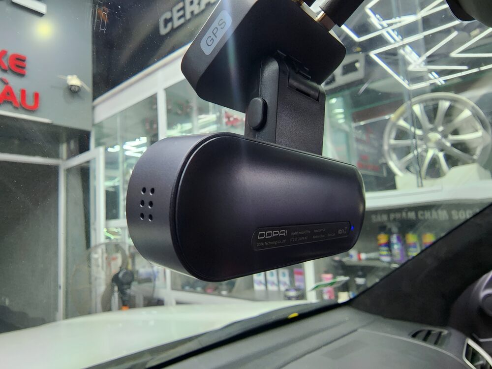 Lắp đặt camera cho xế hộp tại GTX Auto Care