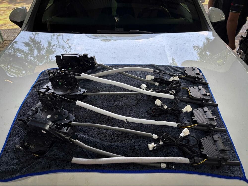 Lắp đặt cửa hít Owin tại GTX Auto Care