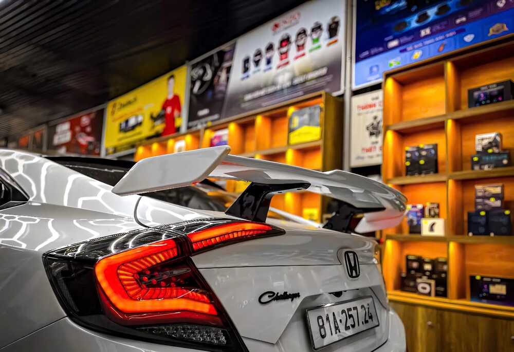 Lắp đặt đuôi gió tại GTX Auto Care