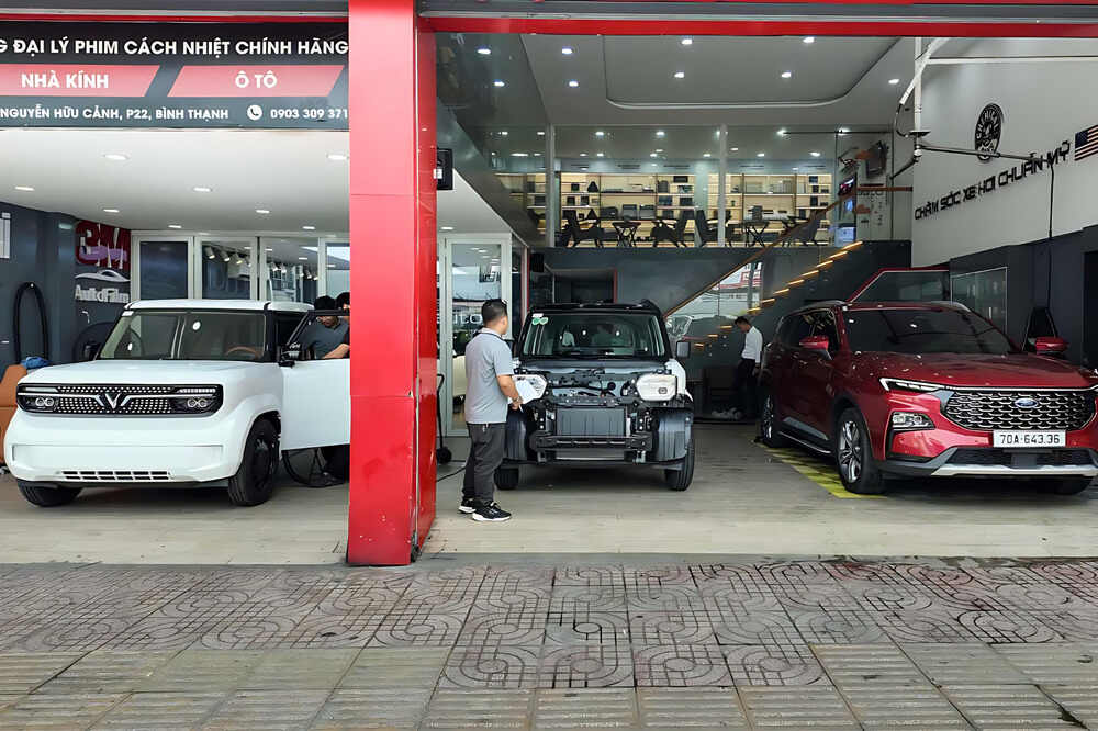Lắp đặt màn hình Android cho xế hộp tại Akauto