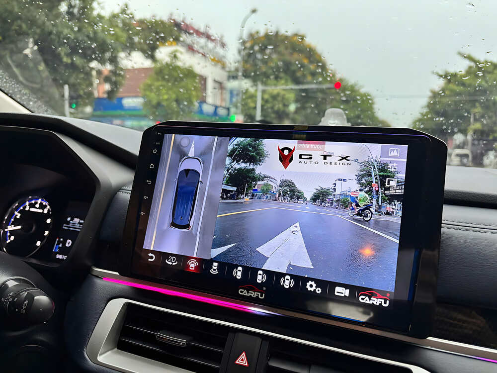 Lắp đặt màn hình cho xe ô tô tại GTX