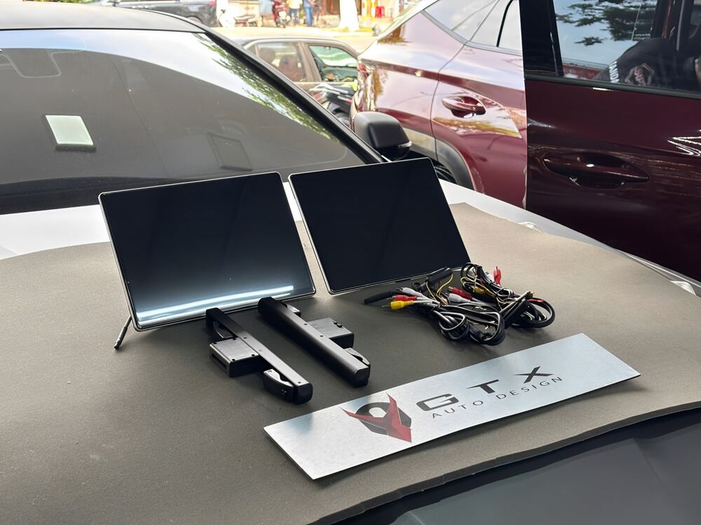 Lắp đặt màn hình gối đầu ô tô tại GTX Auto Care
