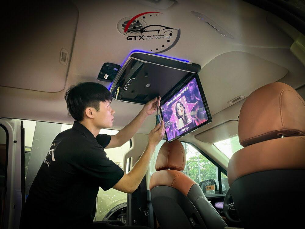 Lắp đặt màn hình ô tô tại GTX Auto Care