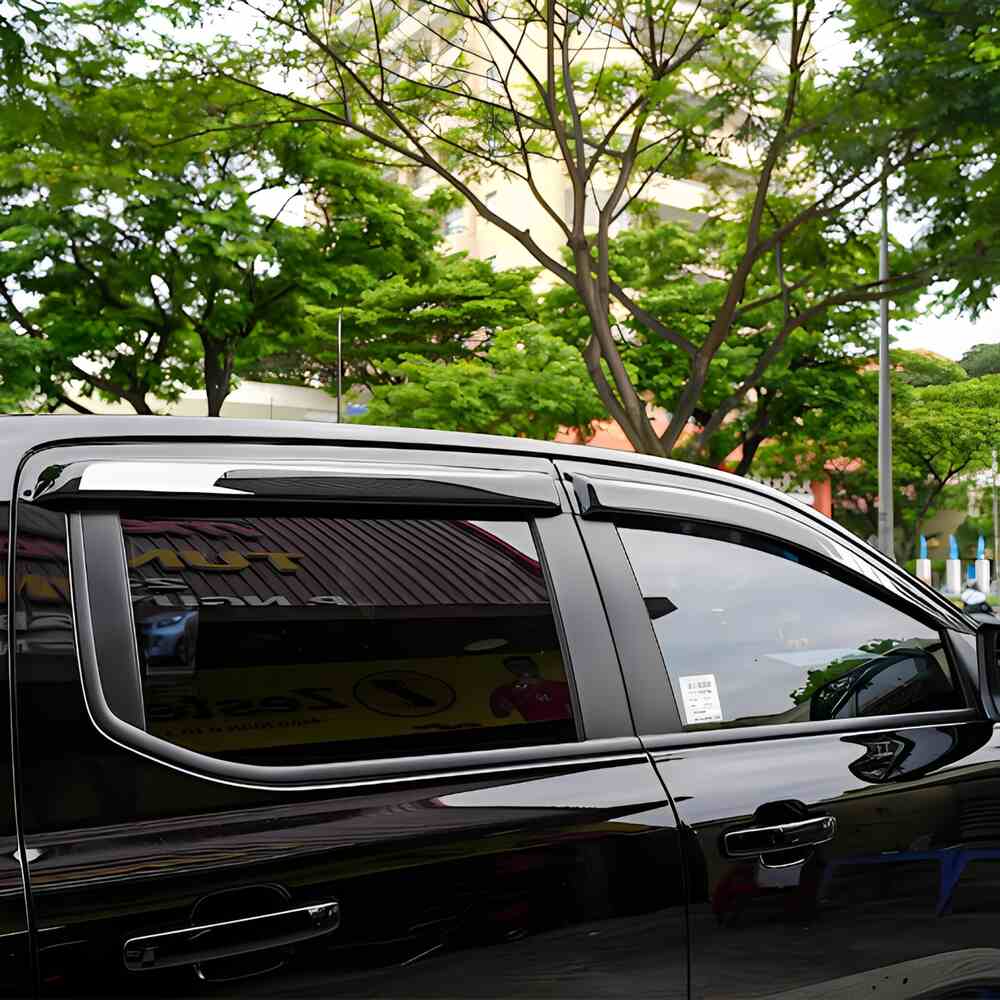 Lắp vè che mưa Ford Ranger nhập khẩu Mã Lai